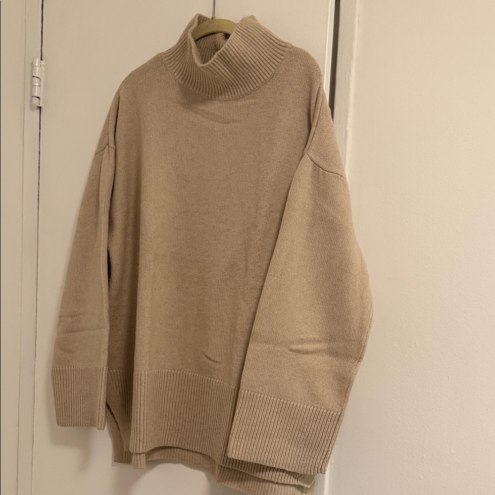 H&M Men's Beige Turtleneck Sweater